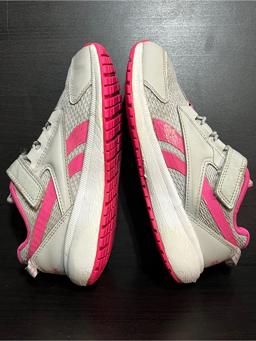 ✨2/$15✨ Reebok girl’s White and Hot Pink Athletic Sneakers - Picture 10 of 11